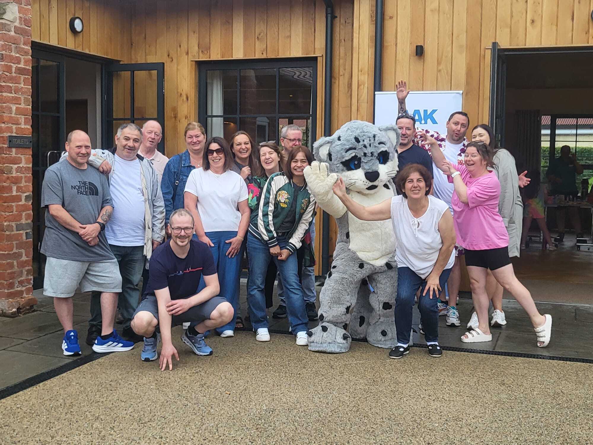 AAK_UY1__691b75ba3f4157add253e1c5_4